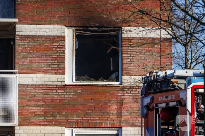 Dode en veel schade na woningbrand