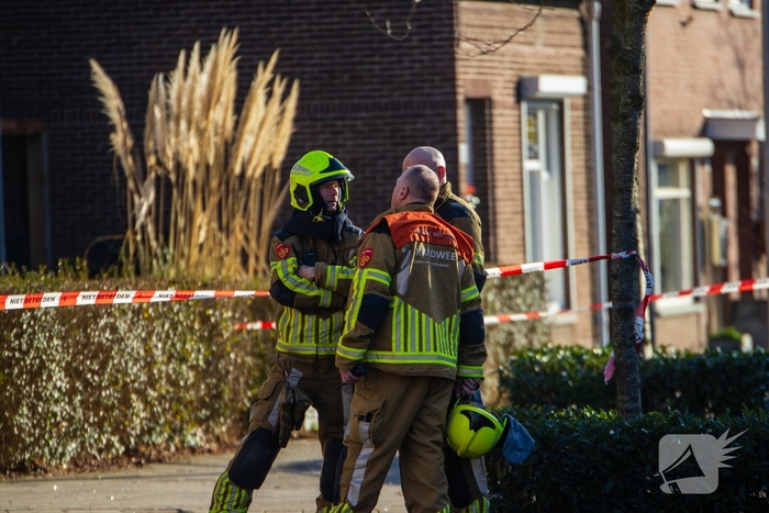 Dode en veel schade na woningbrand