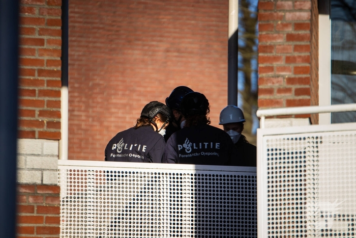 Dode en veel schade na woningbrand