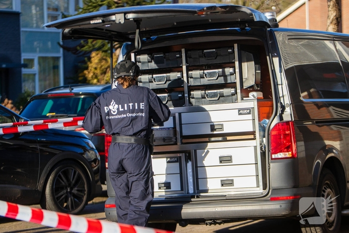 Dode en veel schade na woningbrand