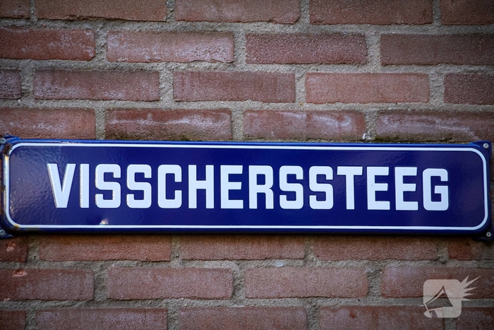 Totale verwoesting na explosies, schade bij daglicht duidelijk te zien