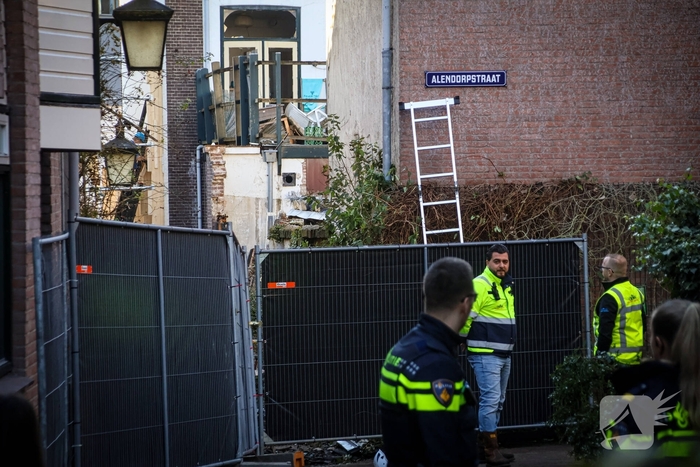 Totale verwoesting na explosies, schade bij daglicht duidelijk te zien