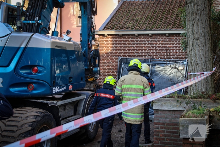 Totale verwoesting na explosies, schade bij daglicht duidelijk te zien