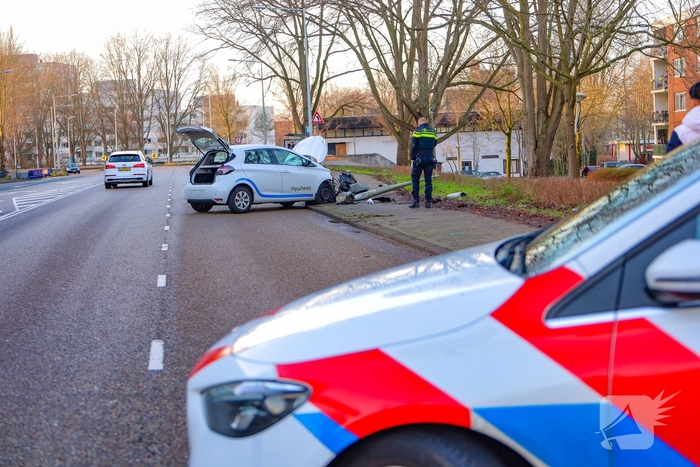 Autobrand na eenzijdig ongeval