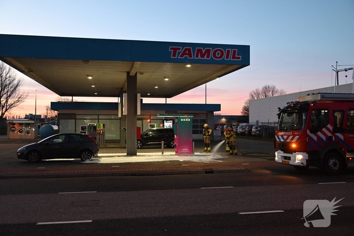 Benzine lekkage bij tankstation