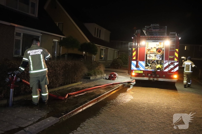Brandweer onderzoekt chemische lucht in woningen