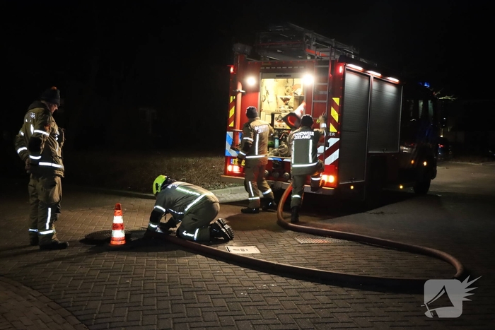 Brandweer onderzoekt chemische lucht in woningen