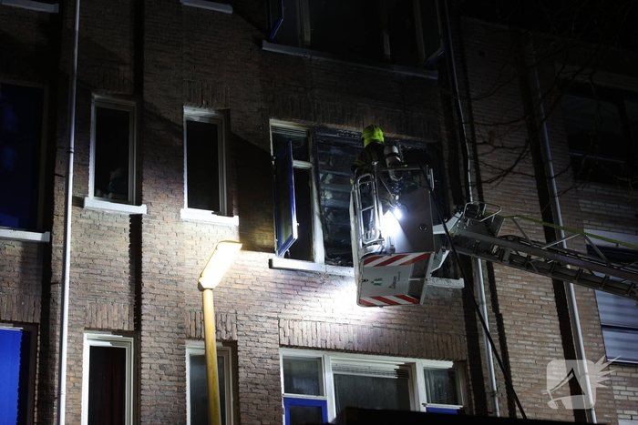 Brand in portiekwoning leidt tot evacuatie bewoners