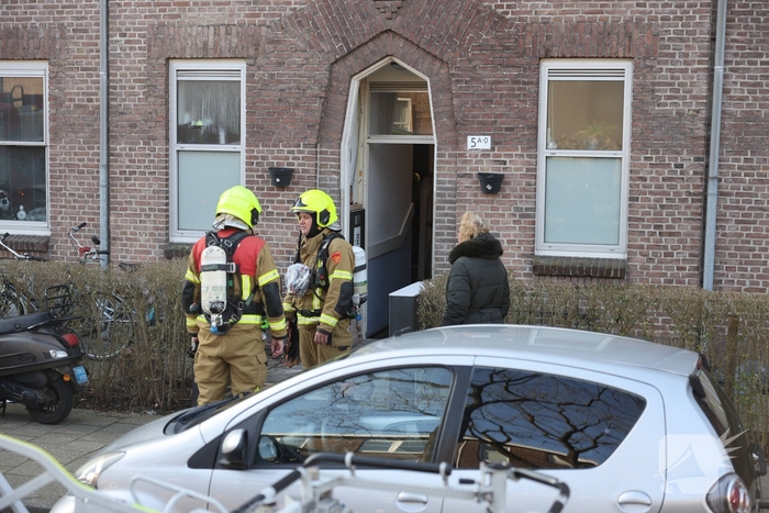 Brand in portiekwoning leidt tot snelle evacuatie