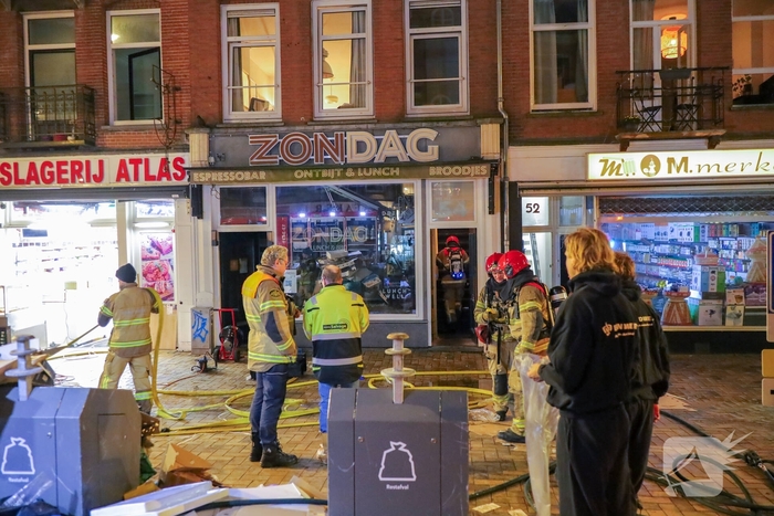 Grote brandweer inzet bij dakbrand