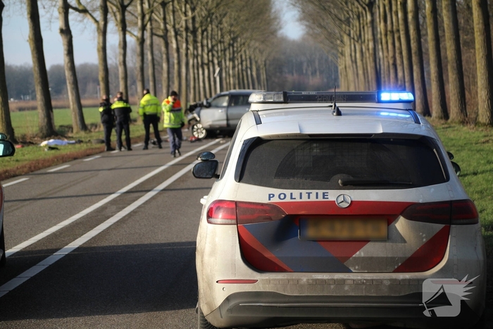 Dodelijk ongeval met auto tegen boom