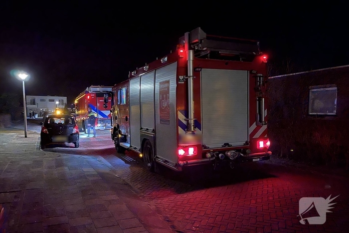 Hulpdiensten verrichten onderzoek bij woningen