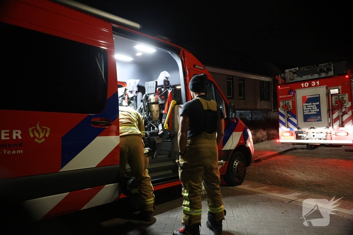 Cobra's en benzine aangetroffen in woning