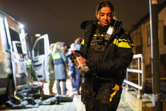 Cobra's en benzine aangetroffen in woning