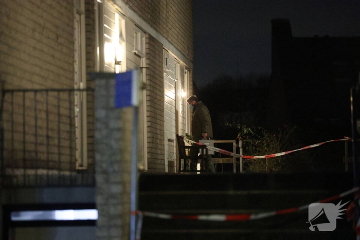 Cobra's en benzine aangetroffen in woning