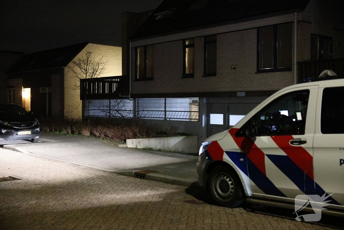 Cobra's en benzine aangetroffen in woning