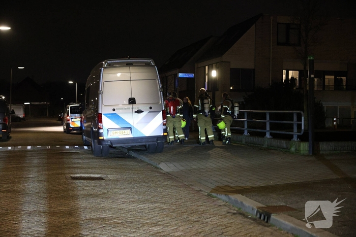 Cobra's en benzine aangetroffen in woning
