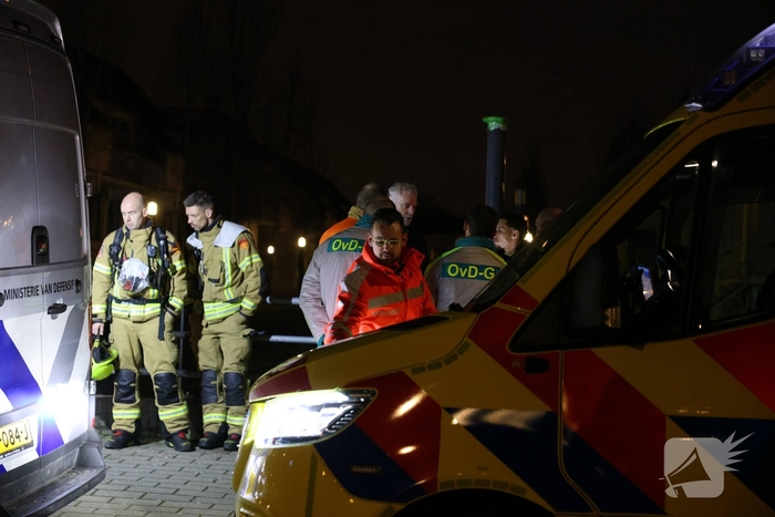 Cobra's en benzine aangetroffen in woning