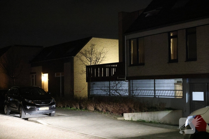 Cobra's en benzine aangetroffen in woning