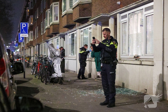 Explosie veroorzaakt brand in woning