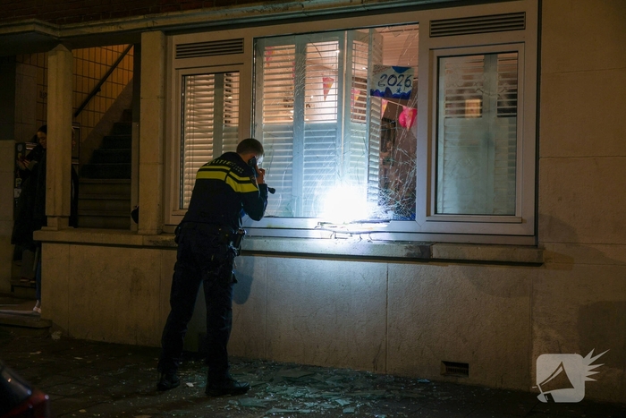 Explosie veroorzaakt brand in woning