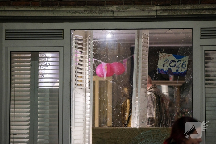 Explosie veroorzaakt brand in woning