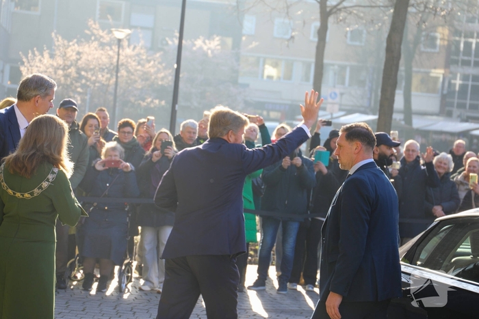 Koning bij viering 25 000ste wens Stichting Ambulance Wens