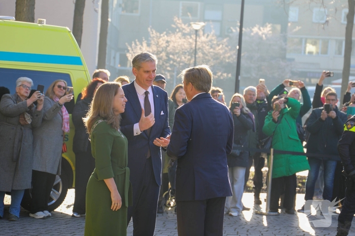 Koning bij viering 25 000ste wens Stichting Ambulance Wens
