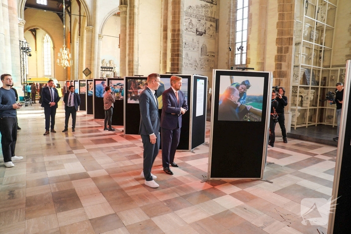 Koning bij viering 25 000ste wens Stichting Ambulance Wens