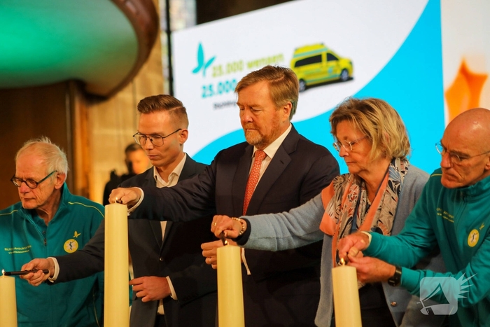 Koning bij viering 25 000ste wens Stichting Ambulance Wens