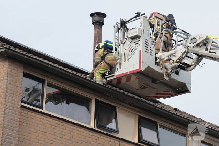 Schoorsteenbrand leidt tot spoedactie brandweer