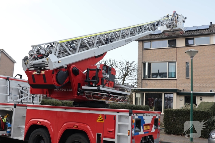Schoorsteenbrand leidt tot spoedactie brandweer