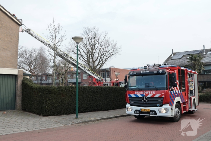 Schoorsteenbrand leidt tot spoedactie brandweer