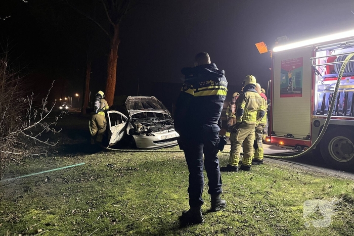 Auto opnieuw in brand gestoken