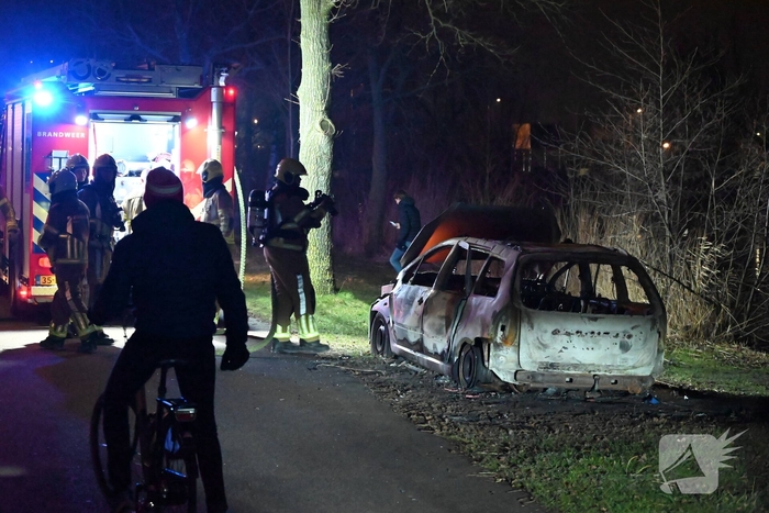 Auto opnieuw in brand gestoken