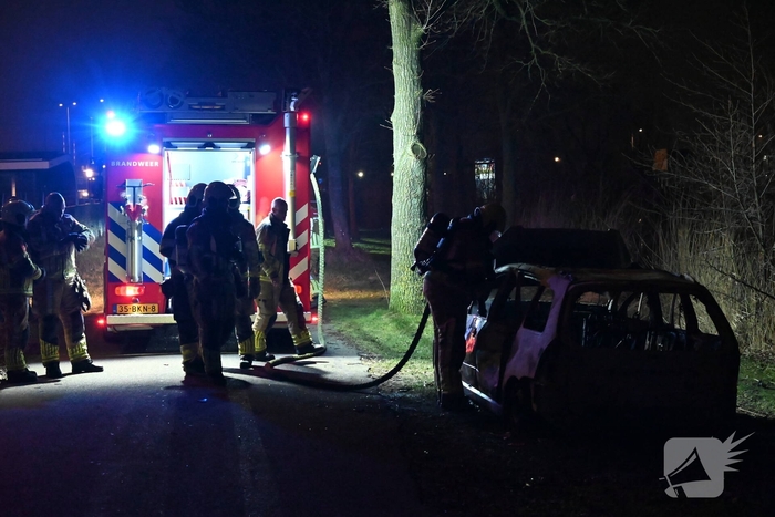 Auto opnieuw in brand gestoken