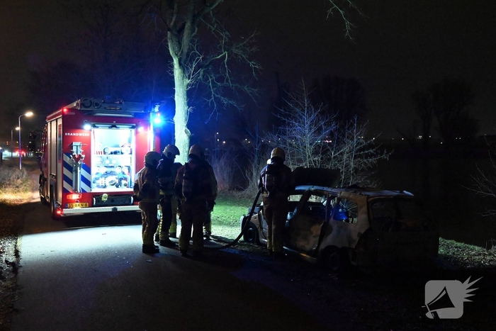 Auto opnieuw in brand gestoken