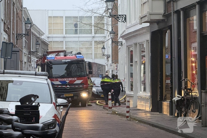 Brand ontstaan door gaslekkage; meerdere deuren geforceerd