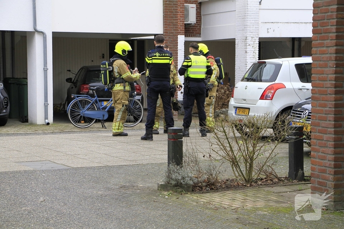 Brandweer meet hoge concentraties koolmonoxide