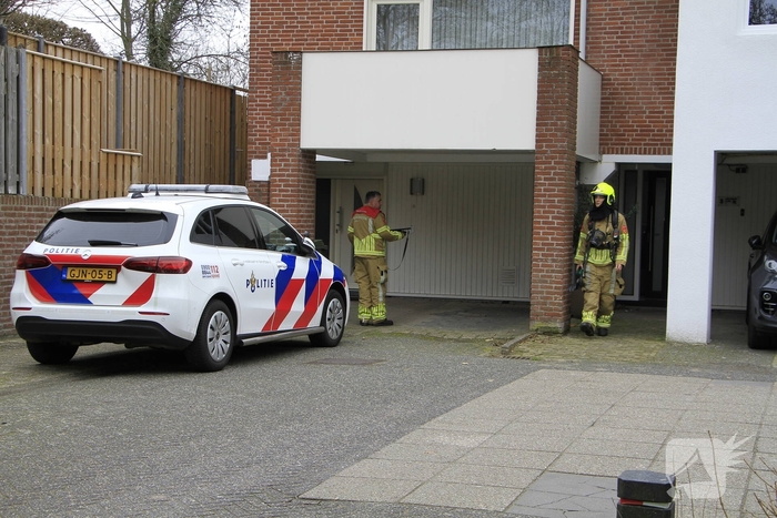Brandweer meet hoge concentraties koolmonoxide