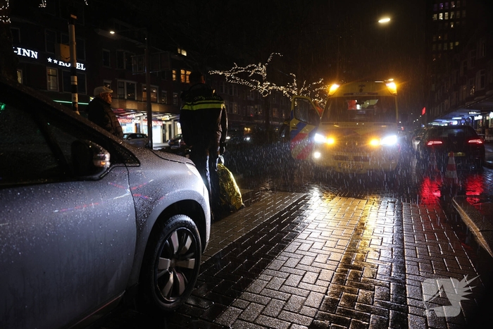 Voetganger komt ten val tijdens ongeval met auto