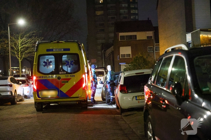 Voertuig rijdt opzettelijk mensen aan