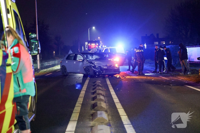 Twee bestuurders gewond bij aanrijding
