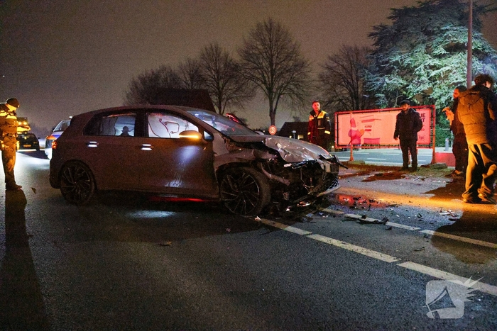 Twee bestuurders gewond bij aanrijding