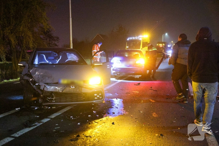 Twee bestuurders gewond bij aanrijding