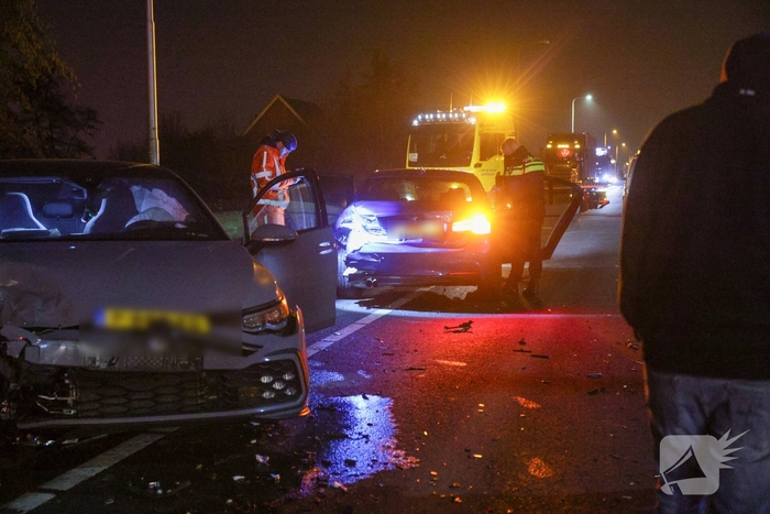 Twee bestuurders gewond bij aanrijding