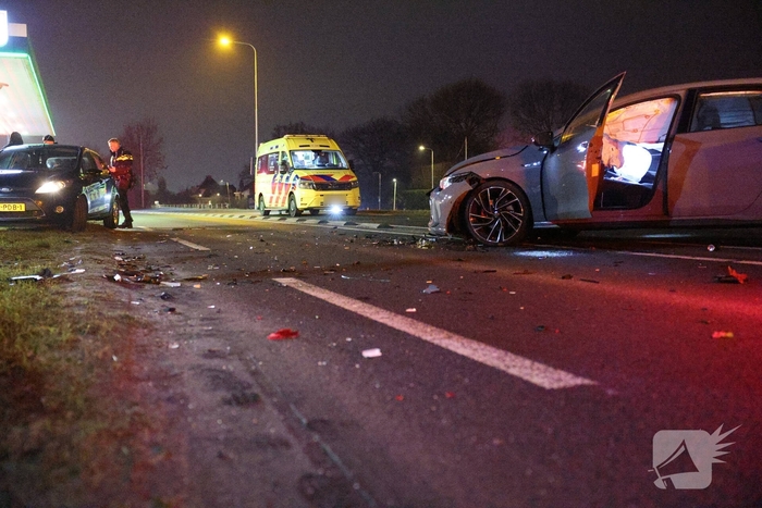 Twee bestuurders gewond bij aanrijding