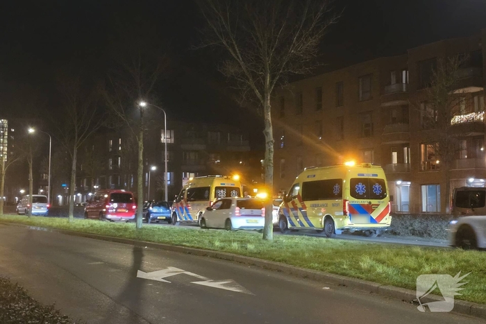 Automobilist rijdt voetganger aan bij verkeerslichten
