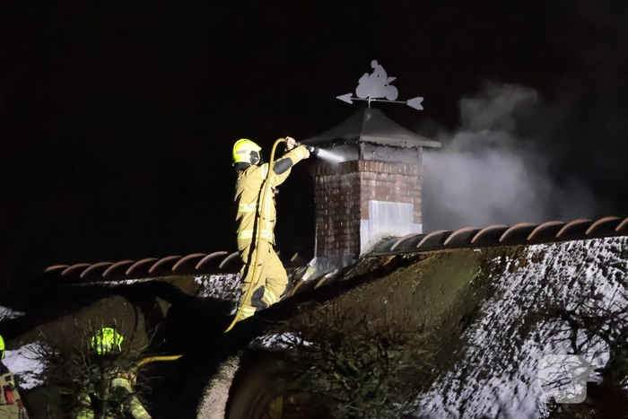 Brand in schoorsteen van villa