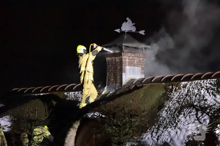Brand in schoorsteen van villa